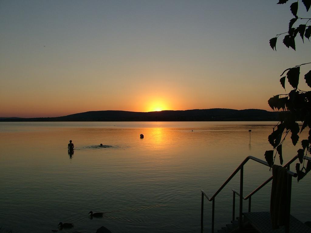 Peace & Beach House In Tihany, Sajkod Room photo